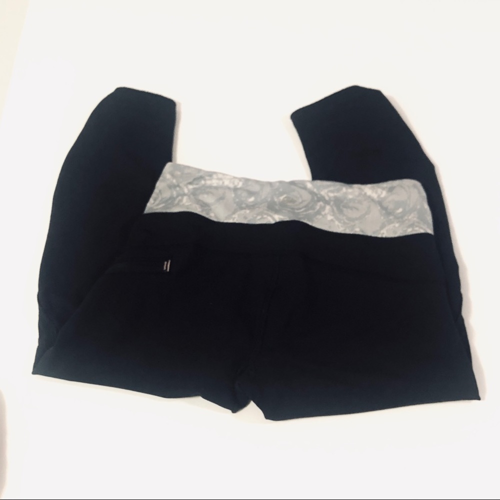 LULULEMON BLACK GRAY TOP SPEED RUCHED CROP CAPRI’S - Picture 10 of 12